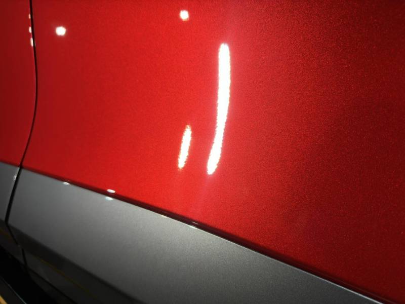 Application protection céramique Titan Coatings sur un Cupra Formentor près du Mans